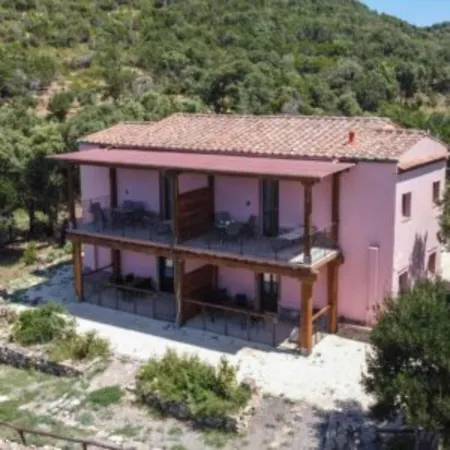 Amandolo Farm stay Cavo