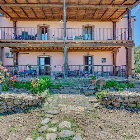 Amandolo Farm stay *