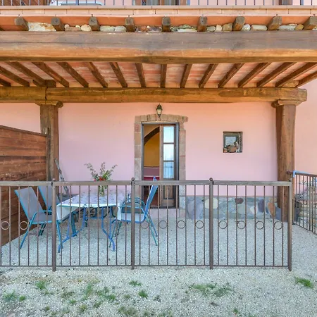 Amandolo Farm stay *